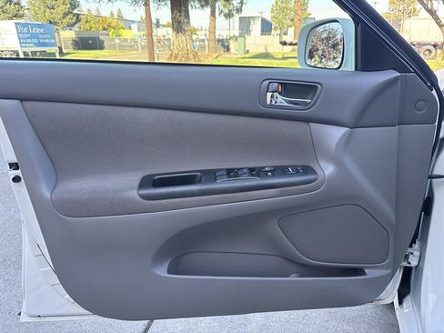 Used 2005 Toyota Camry LE FWD image 27