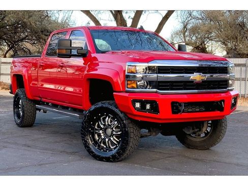 Used 2016 Chevrolet Silverado 2500 LT w/ LT Convenience Package image 2