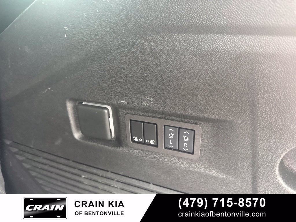 Used 2024 Chevrolet Tahoe LT w/ LT Signature Package AWD/4WD image 25