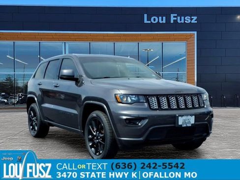 Used 2021 Jeep Grand Cherokee Laredo X AWD/4WD image 1