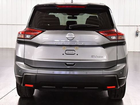 Used 2024 Nissan Rogue SV AWD/4WD image 6