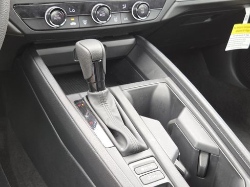 Certified 2025 Honda Accord LX image 30