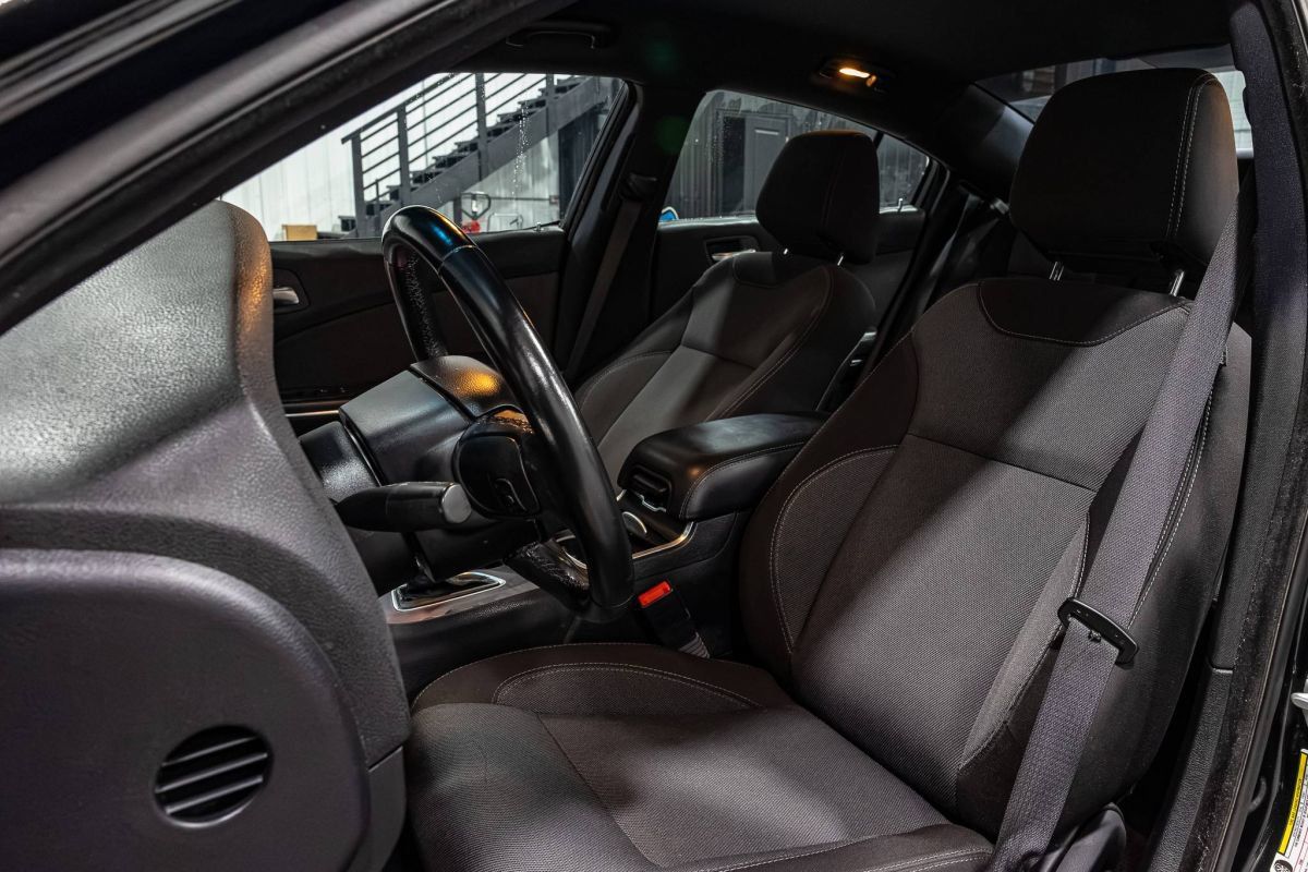 Used 2017 Dodge Charger SE w/ Popular Equipment Group RWD image 9
