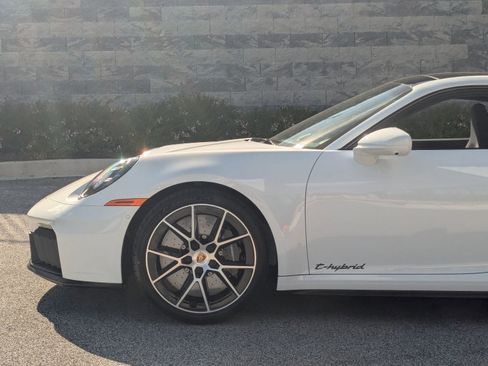 Certified 2025 Porsche 911 Carrera GTS RWD image 11