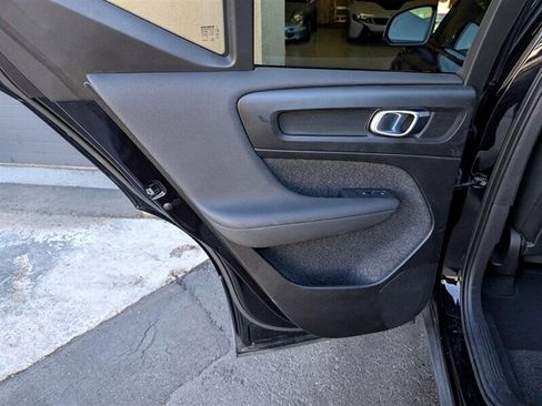 Used 2023 Volvo XC40 Recharge Ultimate image 22