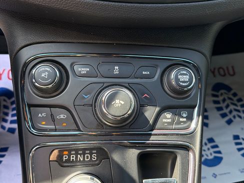 Used 2015 Chrysler 200 S FWD image 17
