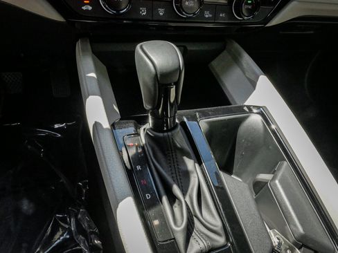 Used 2024 Honda Accord EX-L image 25