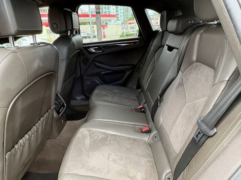 Used 2017 Porsche Macan image 15