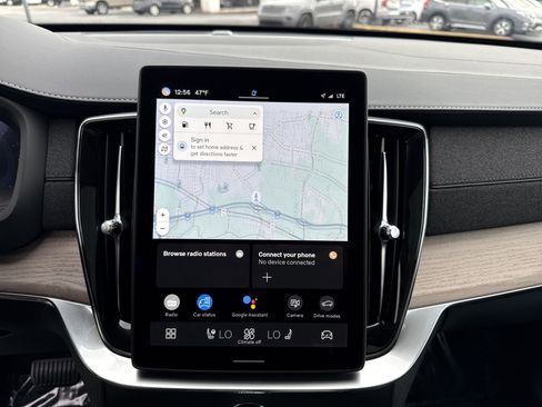 Used 2025 Volvo XC90 B6 Plus image 24