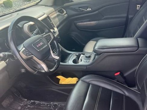 Used 2020 GMC Acadia Denali AWD/4WD image 3
