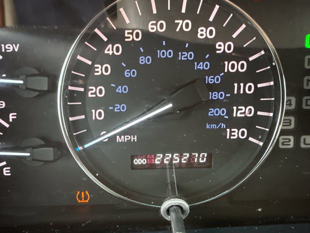 Used 2007 Lexus LX 470 4WD w/ Preferred Accessory Pkg image 5