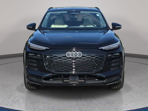 Used 2025 Audi Q6 e-tron Premium Plus AWD/4WD image 2