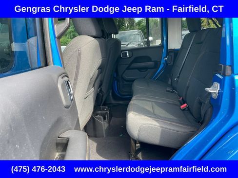 Certified 2025 Jeep Wrangler Unlimited Sahara AWD/4WD image 40