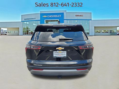 Used 2026 Chevrolet Equinox LT FWD image 6