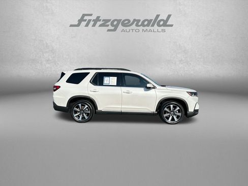 Used 2024 Honda Pilot Touring image 8