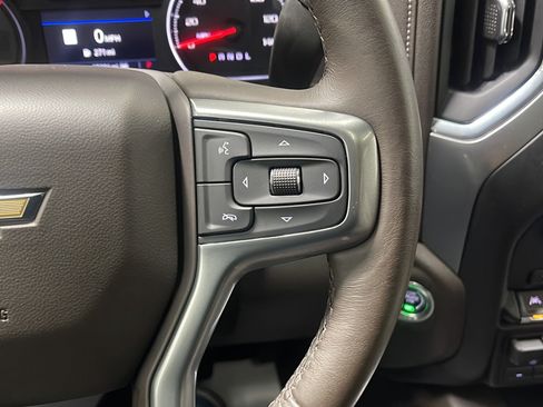 Used 2022 Chevrolet Silverado 1500 LTZ w/ LTZ Premium Package AWD/4WD image 7