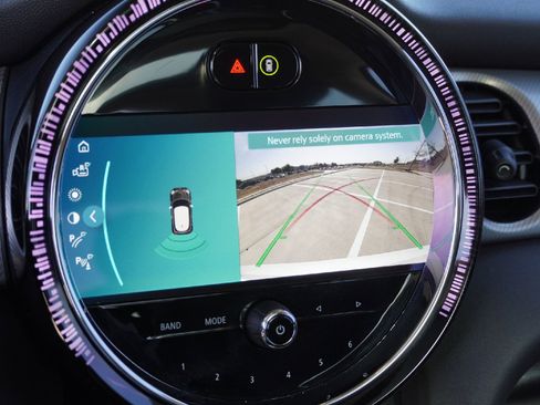 Used 2023 MINI Cooper 2-Door Hardtop image 13