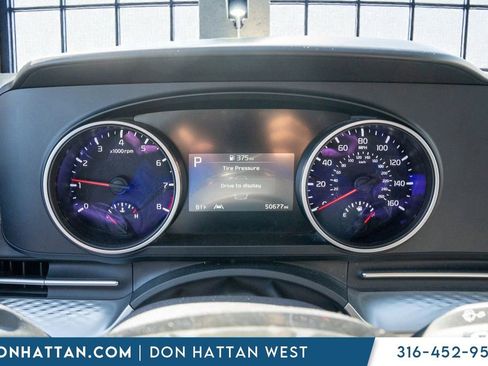 Used 2024 Kia Carnival LX image 6