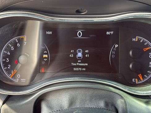 Used 2021 Jeep Grand Cherokee Laredo X image 18