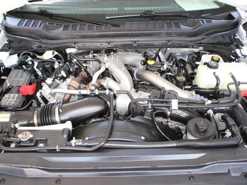 Used 2025 Ford F450 XLT image 30