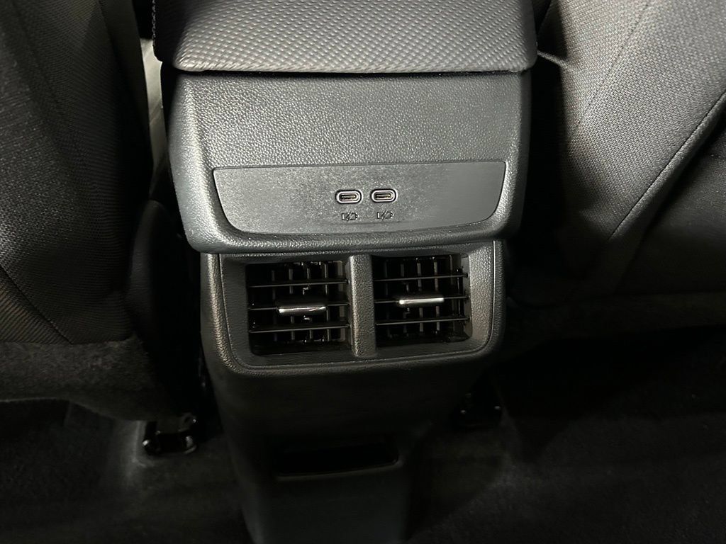 Used 2026 Chevrolet Equinox LT FWD image 42