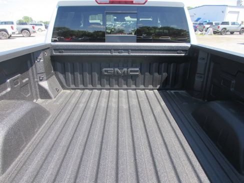New 2026 GMC Sierra 1500 SLT w/ SLT Premium Plus Package AWD/4WD image 9