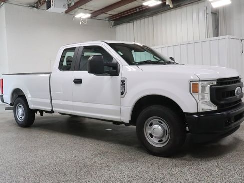 Used 2021 Ford F250 XL w/ Power Equipment Group RWD image 2