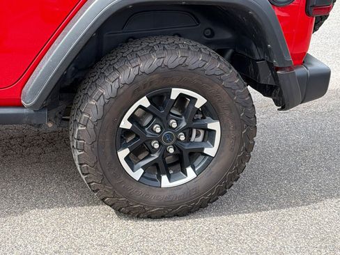 Used 2025 Jeep Wrangler Unlimited Rubicon 4xe w/ Convenience Group AWD/4WD image 12