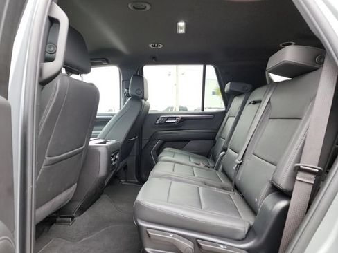 Used 2025 Chevrolet Tahoe Z71 AWD/4WD image 19
