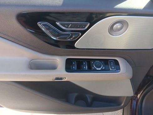 Used 2020 Lincoln Aviator Reserve w/ Equipment Group 202A image 30
