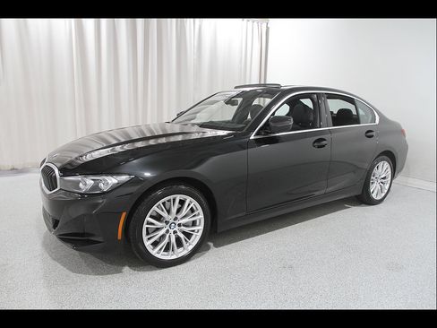 Used 2024 BMW 330i xDrive Sedan w/ Premium Package AWD/4WD image 3