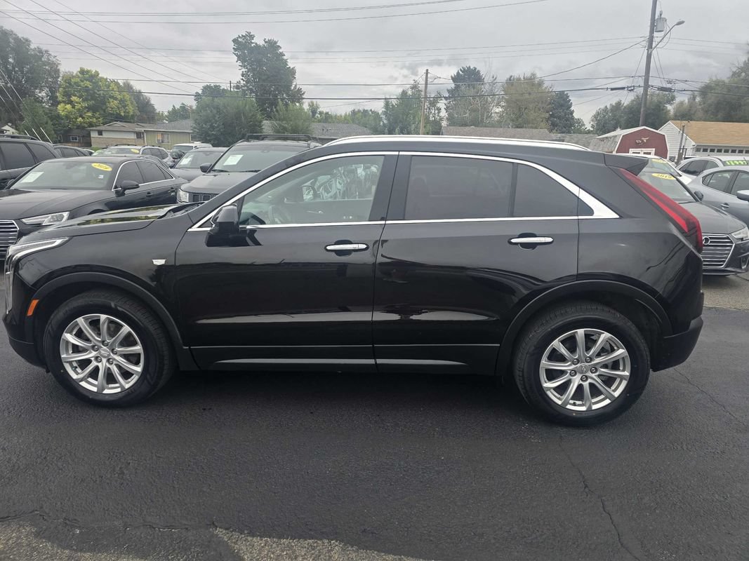 Used 2020 Cadillac XT4 Luxury w/ Cold Weather Package AWD/4WD image 9
