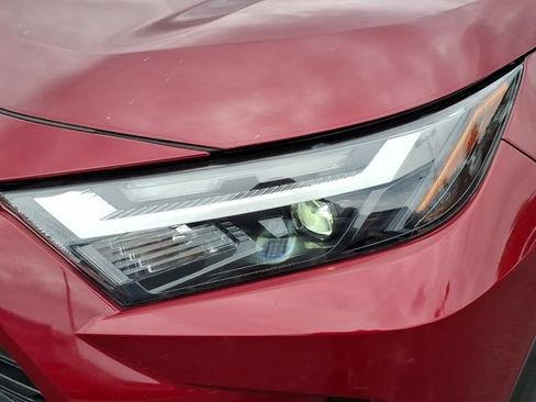 Used 2022 Toyota RAV4 XLE Premium FWD image 9