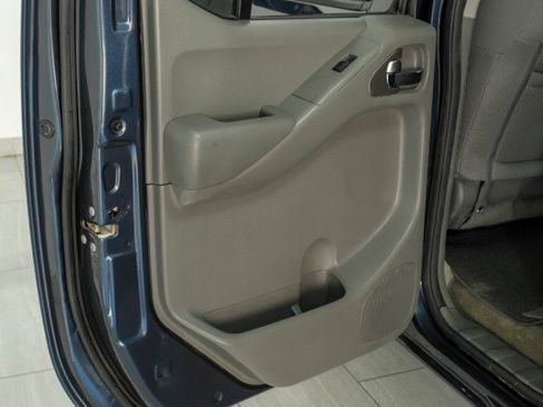 Used 2016 Nissan Frontier SV image 40