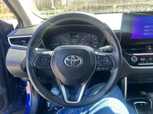 Used 2023 Toyota Corolla Cross LE w/ Moonroof Package AWD/4WD image 35