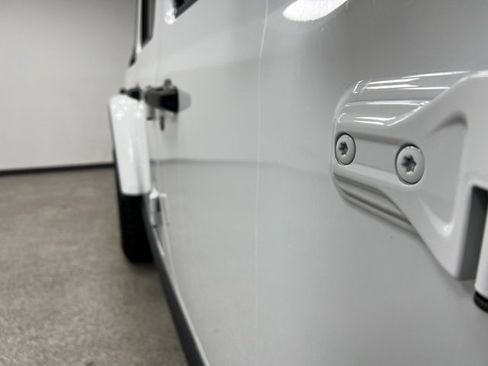Used 2021 Jeep Gladiator Rubicon image 11