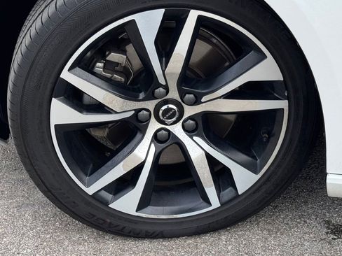Used 2024 Volvo S60 B5 Plus AWD/4WD image 10