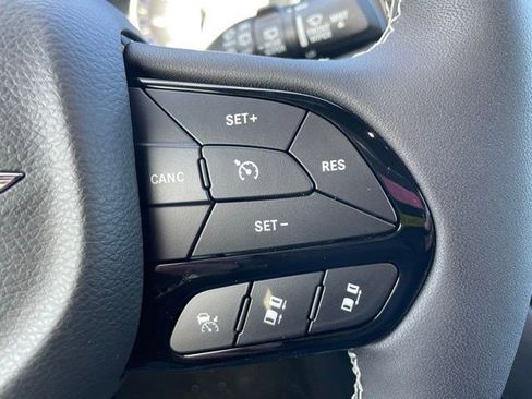 New 2026 Chrysler Pacifica Select w/ S Appearance Package FWD image 16