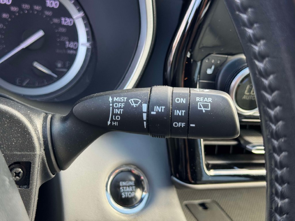 Used 2022 Toyota Highlander XLE AWD/4WD image 25