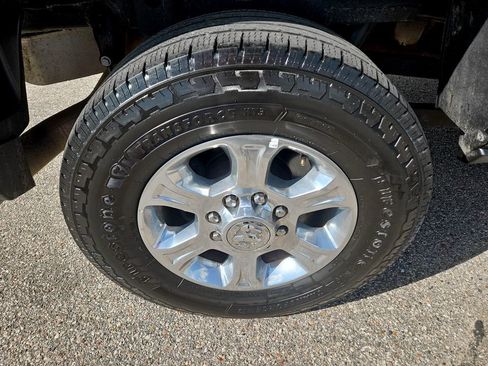 Used 2024 RAM 2500 Big Horn AWD/4WD image 36