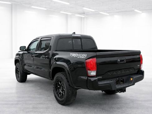 Used 2016 Toyota Tacoma TRD Sport w/ Premium & Technology Package AWD/4WD image 9