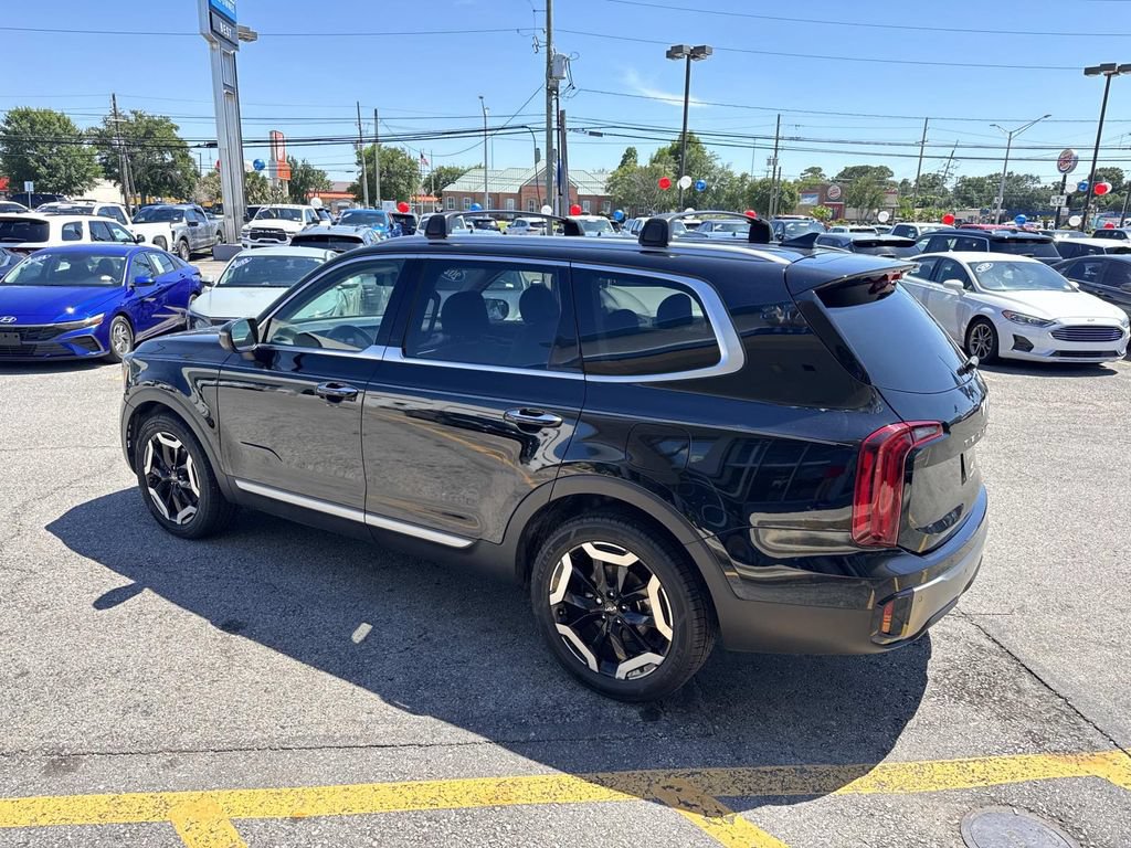 Used 2024 Kia Telluride S FWD image 6