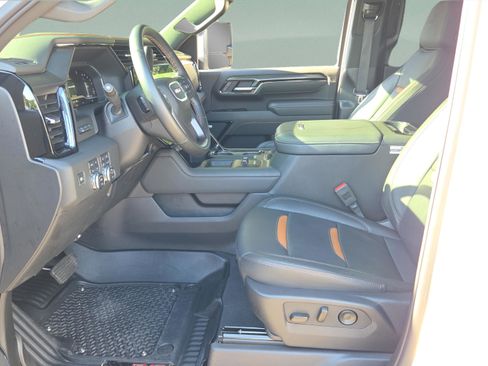 Used 2025 GMC Sierra 2500 AT4 w/ AT4 Premium Plus Package AWD/4WD image 9