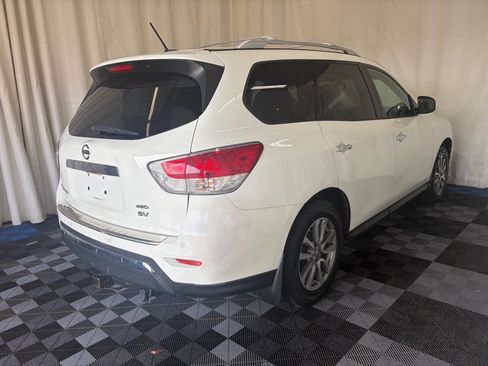 Used 2016 Nissan Pathfinder SV image 6