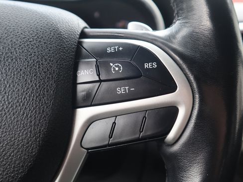 Used 2015 Jeep Grand Cherokee Altitude image 56