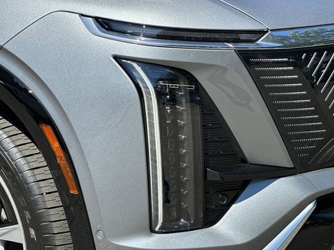 Used 2026 Cadillac Vistiq Luxury image 12