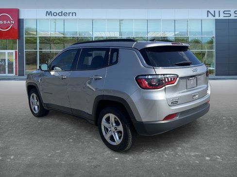 Used 2024 Jeep Compass Latitude AWD/4WD image 7