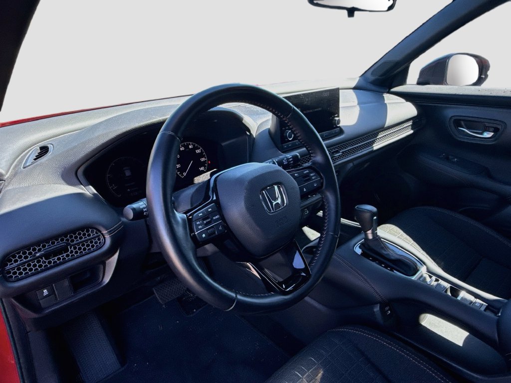 Used 2025 Honda HR-V Sport image 9
