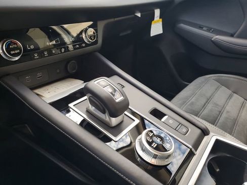 New 2025 Mitsubishi Outlander SE AWD/4WD image 28