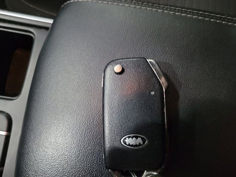 Used 2021 Kia Sorento LX image 32